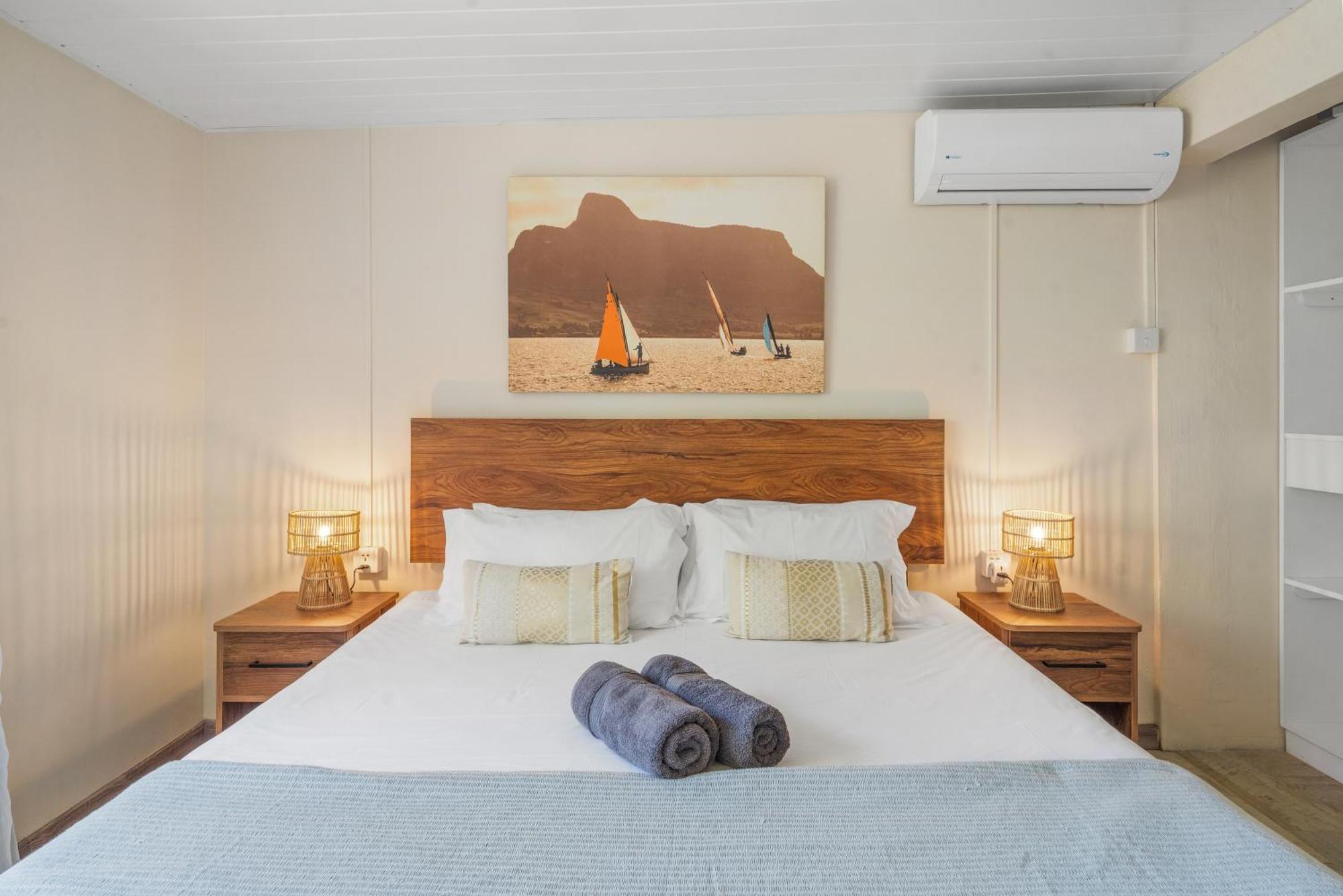 Lakaz Del Sol - Modern And Elegant Apartments With Luxurious Garden, Pool And Barbecue Area - Tourism Permit Certified Tamarin Ngoại thất bức ảnh